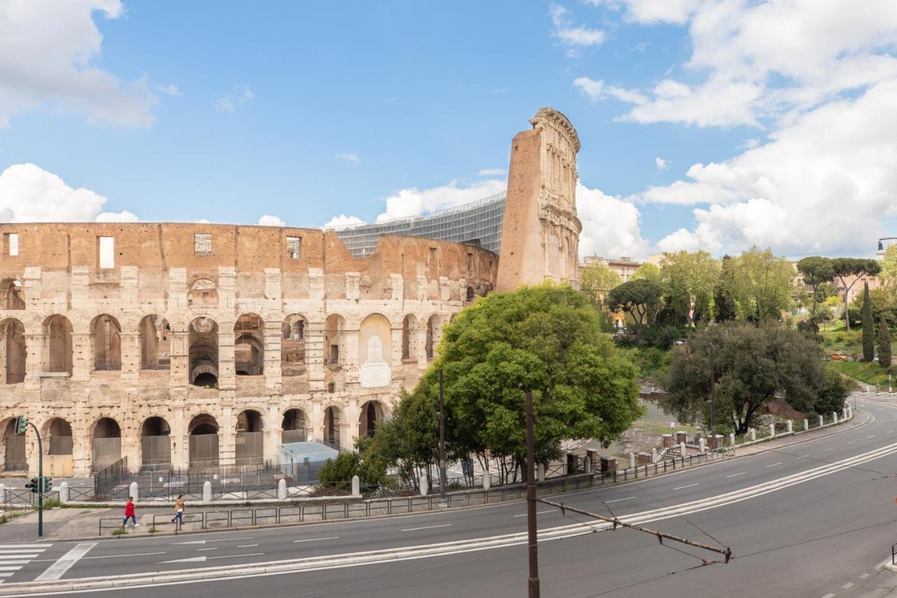 Iflat Unforgettable In Front Of Colosseum Rome Extérieur photo